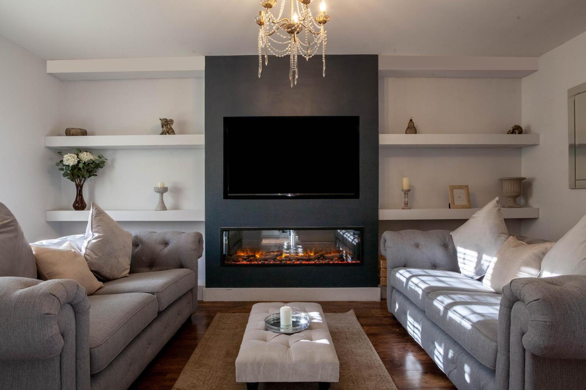 Modern 3 Bedroom House With Parking Bath Bagian luar foto